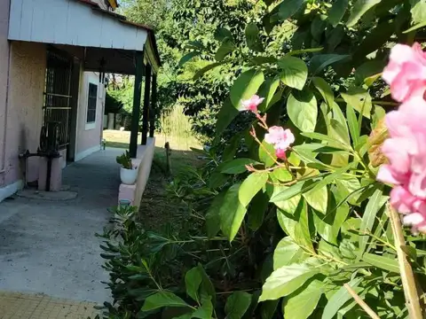 Casa en venta - 4 Dormitorios 3 Baños - 3.150Mts2 - Luján