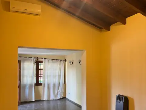 Casa 8 ambientes con 3 baños