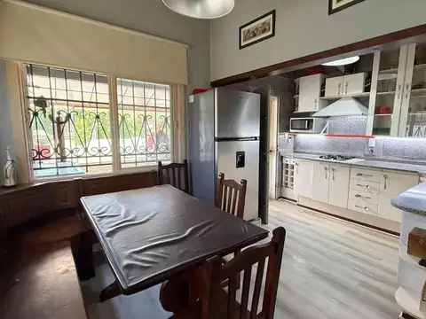 Casa 3 ambientes con 2 baños