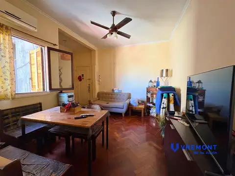 Sarandi al 0 | Congreso | Departamento 2 amb. con balcón al frente, luminoso | Venta