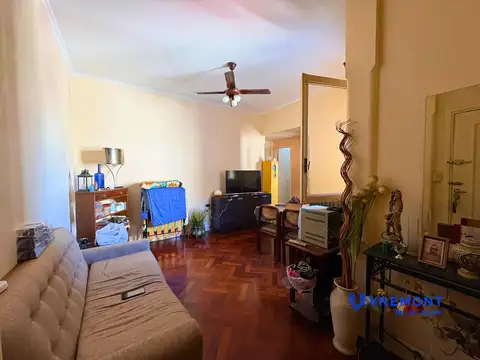 Venta de departamento 2 ambientes con balcón al frente en el barrio de Congreso!