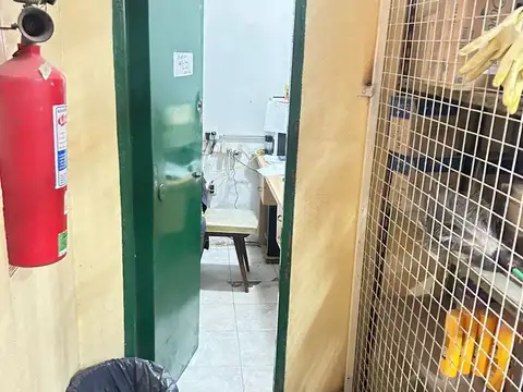 VENTA FONDO DE COMERCIO MAYORISTA DE BEB. Y ALIM.