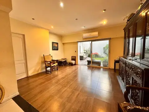 Casa 5 ambiente con jardín, parrilla y cochera