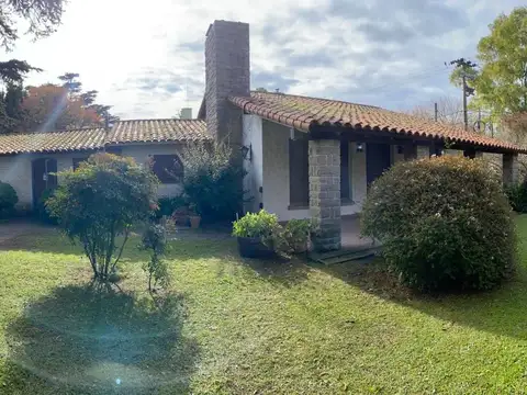 VENTA | AMPLIO CHALET EN DOS LOTES – 1.720 M² DE TERRENO