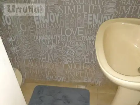 Casa 5 ambientes con 1 baño