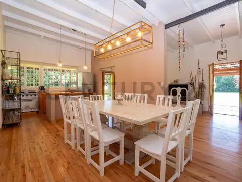 Casa en Venta con 10 cocheras