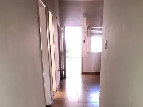 Casa 5 ambientes con 1 baño