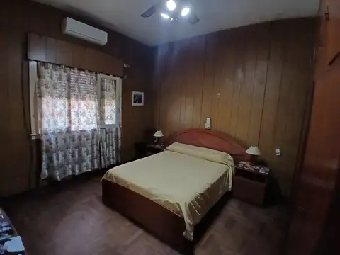 VENTA CASA 6 AMBIENTES CON JARDIN EN SANTOS LUGARES