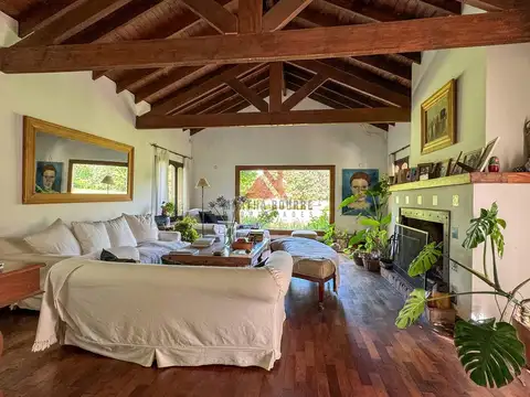 Casa en Alquiler Temporal con 1 cochera