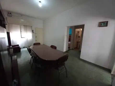Depto Tipo Casa en Venta 50 años