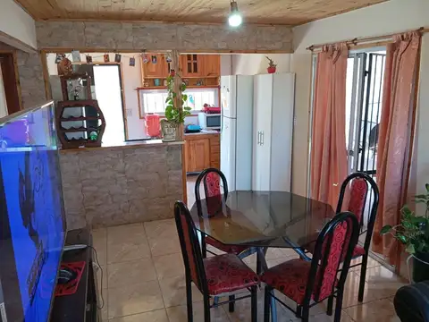 Casa 3 ambientes con 1 baño