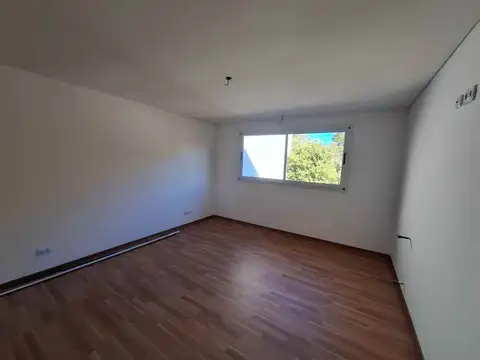 Depto Tipo Casa en Venta con 1 cocheras