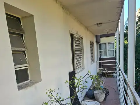 Departamento 5 ambientes con 2 baños