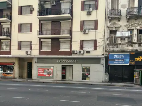 4 AMBIENTES AMPLIOS C/DEPEND Y COM.DIARIO AL FRENTE (156m2) BAÑO TOIL PATIO