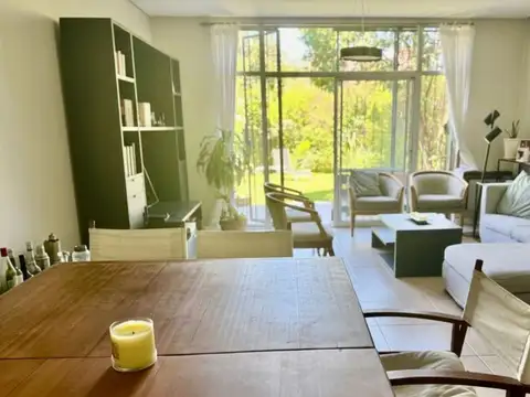 VENTA CASA TRIPLEX CON JARDIN 5 AMBIENTES  BECCAR
