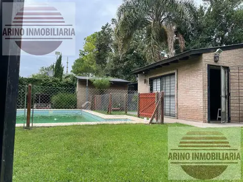 Quincho con pileta. Jardin arbolado. Funes