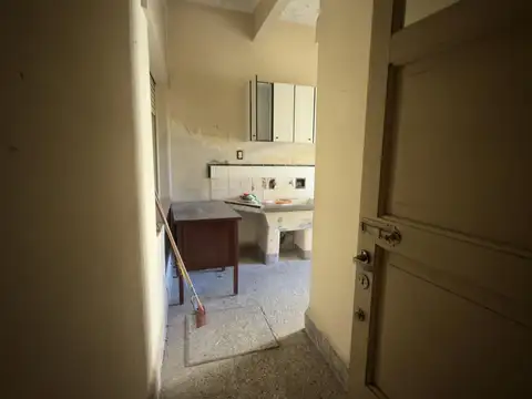 Casa 6 ambientes con 2 baños