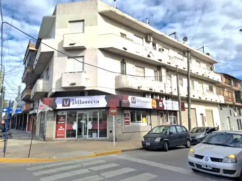 Venta amplia oficina (2 deptos unificados-ex escribanía)