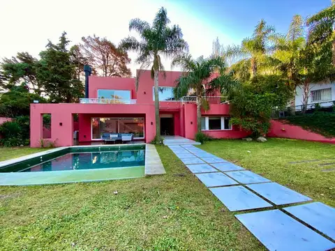Casa en Alquiler, Con Jardín, Pileta y Cochera para 4 autos - Acassuso, San Isidro