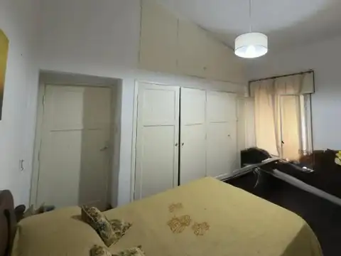 Casa 3 dorm + dpto. 2 dorm. en venta barrio Gral. Paz