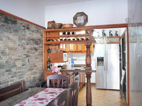 Casa 5 ambientes con 2 baños