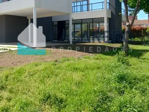 Casa 6 ambientes con 3 baños