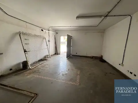 Local de 600 m2 en alquiler en V. Udaondo