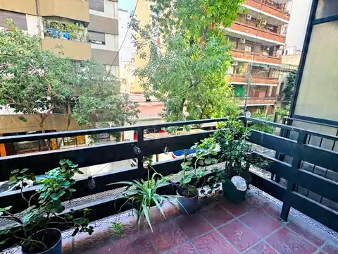 Venta departamento 3 ambientes en Palermo. Al frente vista abierta!  Amplio y muy luminoso! Bajas expensas