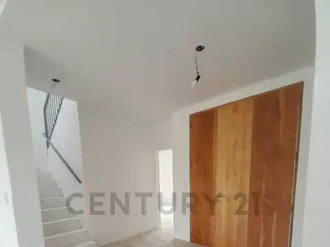 Casa en Venta en Barrio el Cazador, USD 319.900