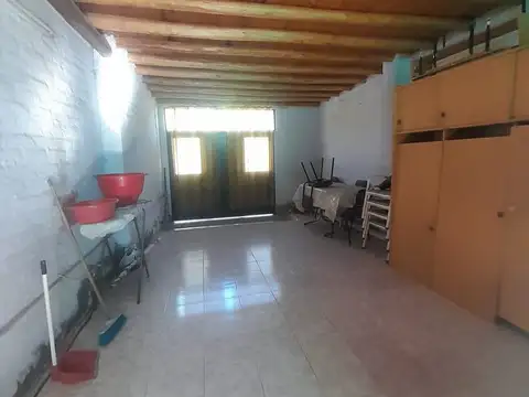 Casa 4 ambientes con 1 baño