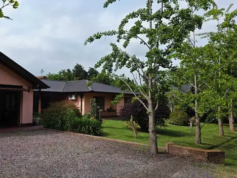 VENTA CASA EN CHACRAS DE OPEN DOOR PILETA GALPON