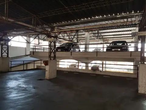 Cochera en Venta Cubierta