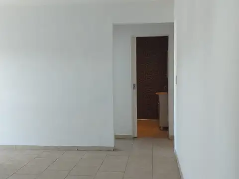 M Corvalan 400, Piso 1