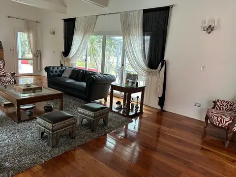 Casa en Venta de 4 dormitorios
