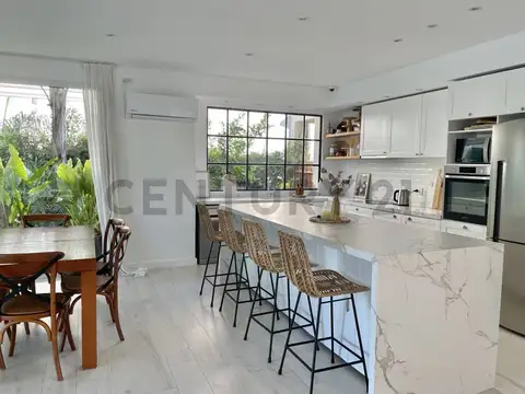 Casa 5 ambientes con 4 baños
