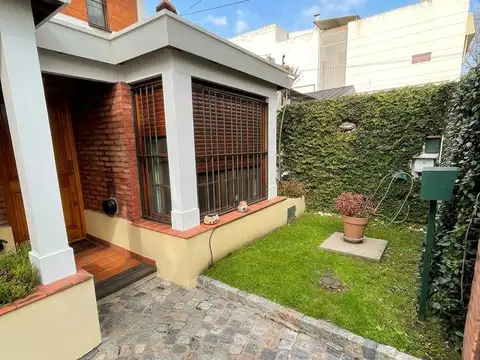 Casa 5 ambientes con 4 baños
