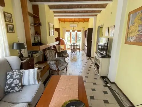 Casa en Venta con 1 cochera