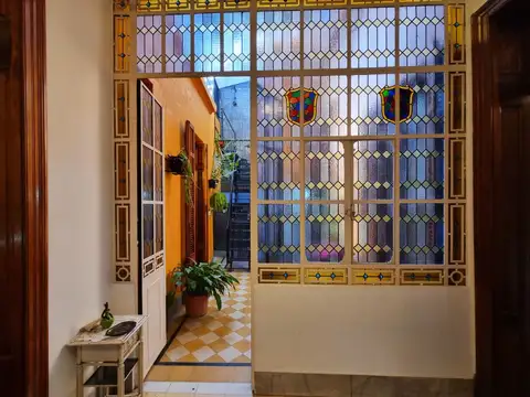 Casa 5 ambientes con 2 baños