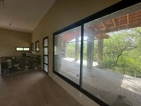 Casa 9 ambientes con 3 baños