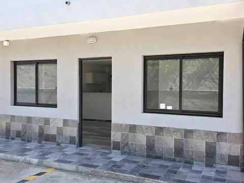 Depto Tipo Casa en Alquiler con 1 cocheras
