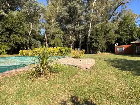 CASA VENTA BRANDSEN QUINTA AMPLIO LOTE Y PILETA
