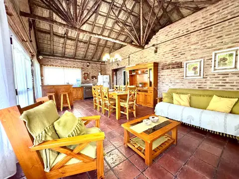 CASA VENTA BRANDSEN QUINTA AMPLIO LOTE Y PILETA