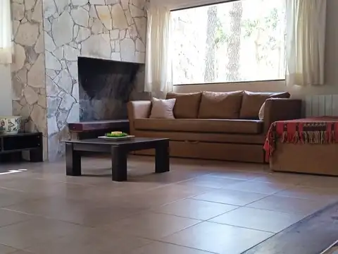 Casa en Alquiler Temporal con 1 cochera