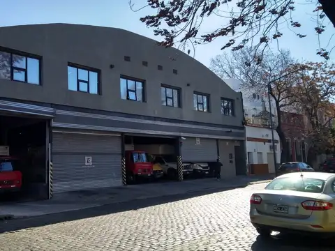 Galpón en Barracas 1800 m2 excelente