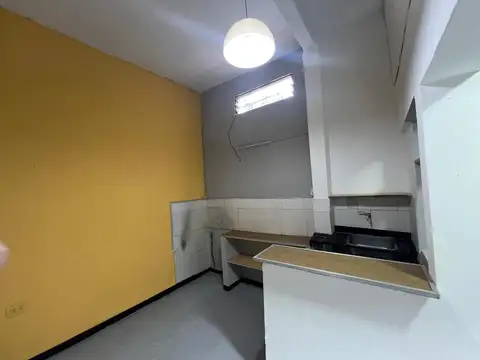 Depto Tipo Casa en Alquiler en José León Suárez, $ 400.000