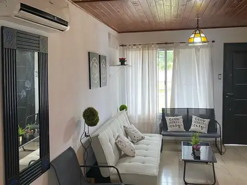 Casa en alquiler temporario - 2 Dormitorios 1 Baño - Cochera - Mar del Plata