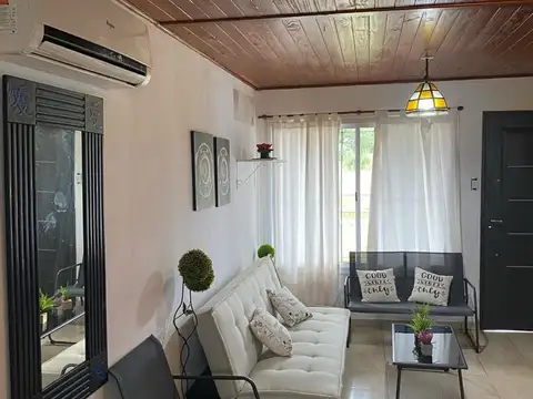 Casa en alquiler temporario - 2 Dormitorios 1 Baño - Cochera - Mar del Plata