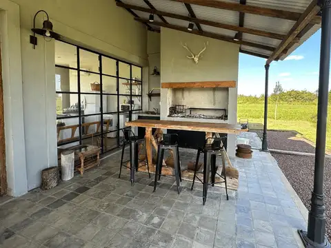 Casa 2 ambientes con 1 baño