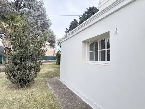 Casa en Alquiler con 1 cochera