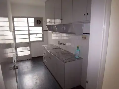 Rio Negro 1100, Piso 3